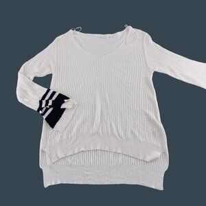 Skylar+Madison White V-Neck Ribbed Sweater Striped Sleeve Detail Size Medium
